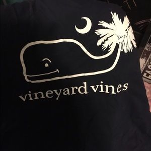 Vineyard Vines tshirt