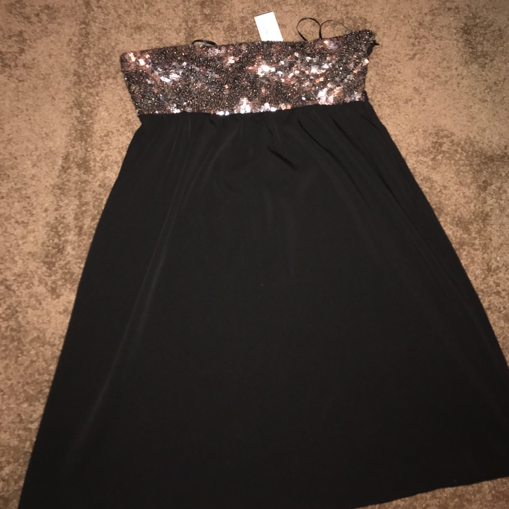 STRAPLESS short  silver sequin on the top Dress!!