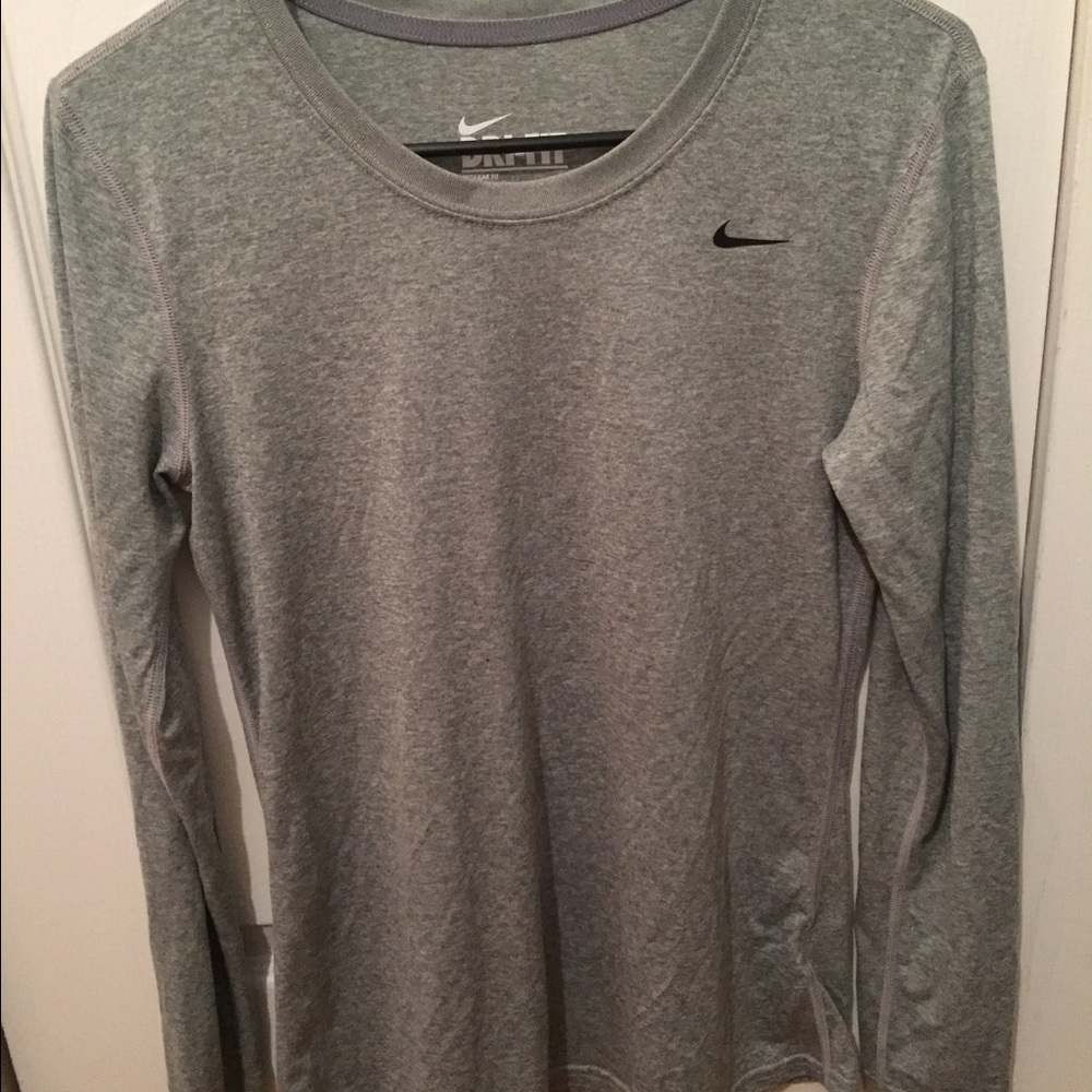 small grey nike long sleeve