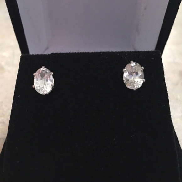 OVAL TOPAZ STUDS - Picture 2 of 8