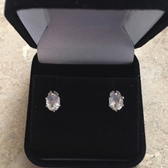 OVAL TOPAZ STUDS - Picture 3 of 8