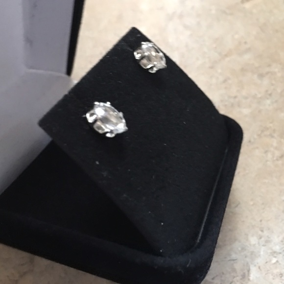 OVAL TOPAZ STUDS - Picture 4 of 8