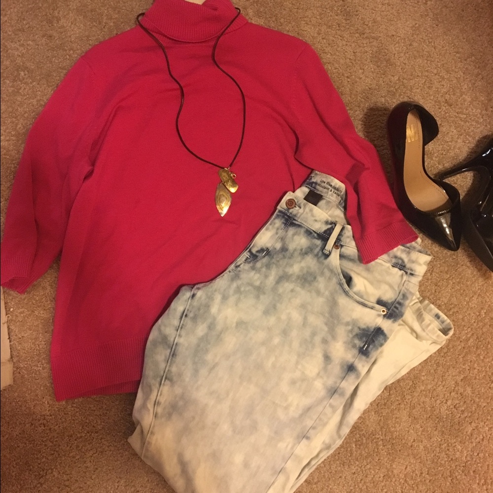 3/4 sleeve turtleneck