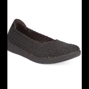 Baretraps Indiana Woman Woven Flats- NWT