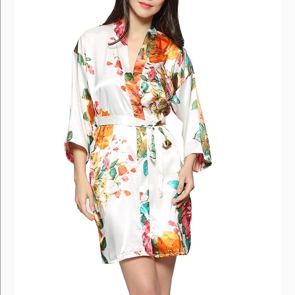 Vana Kimono Robe l Plus Available - Picture 4 of 8