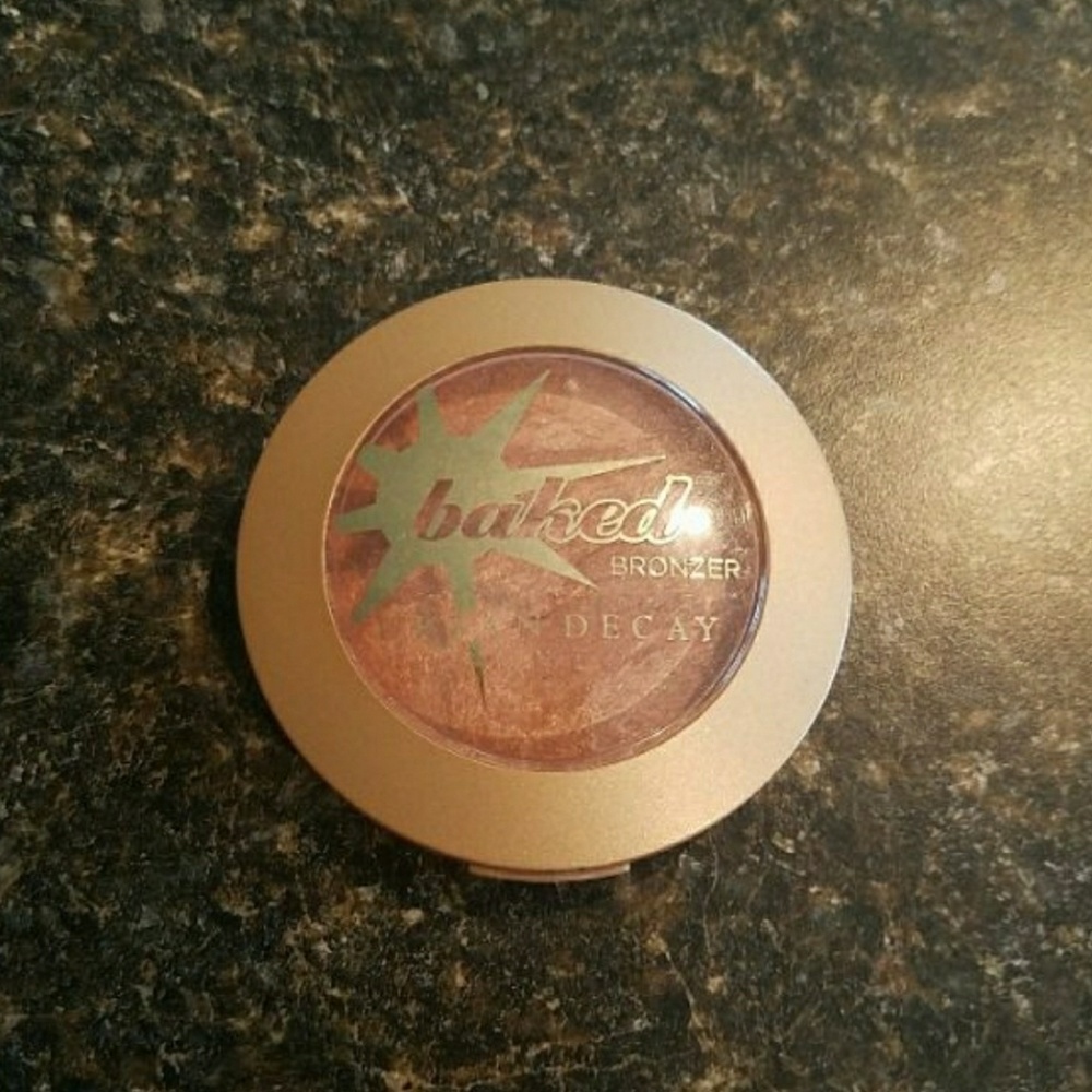 Urban Decay baked bronzer