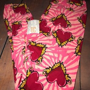 LuLaRoe Hearts on Fire 🔥Leggings TC NWT