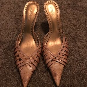 BCBG GIRLS MULE PUMP