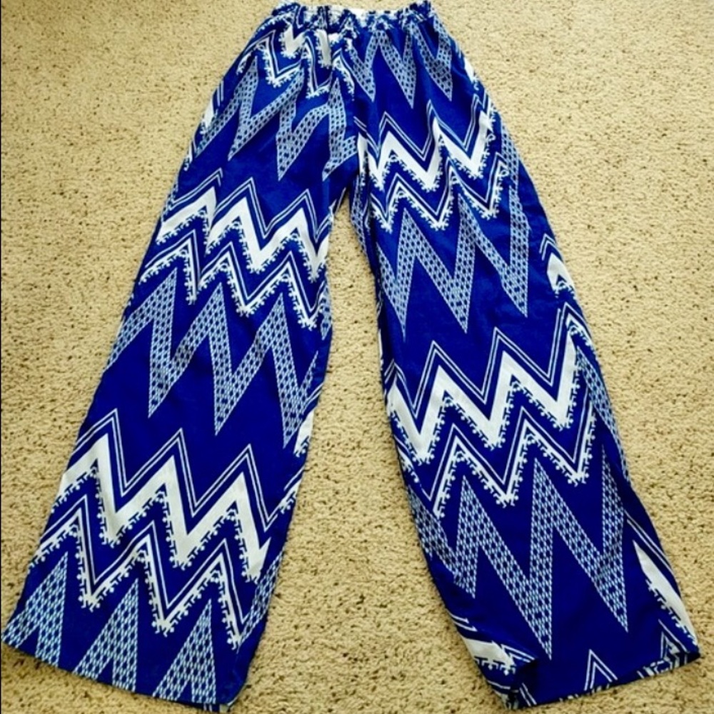 High waisted, wide leg pants