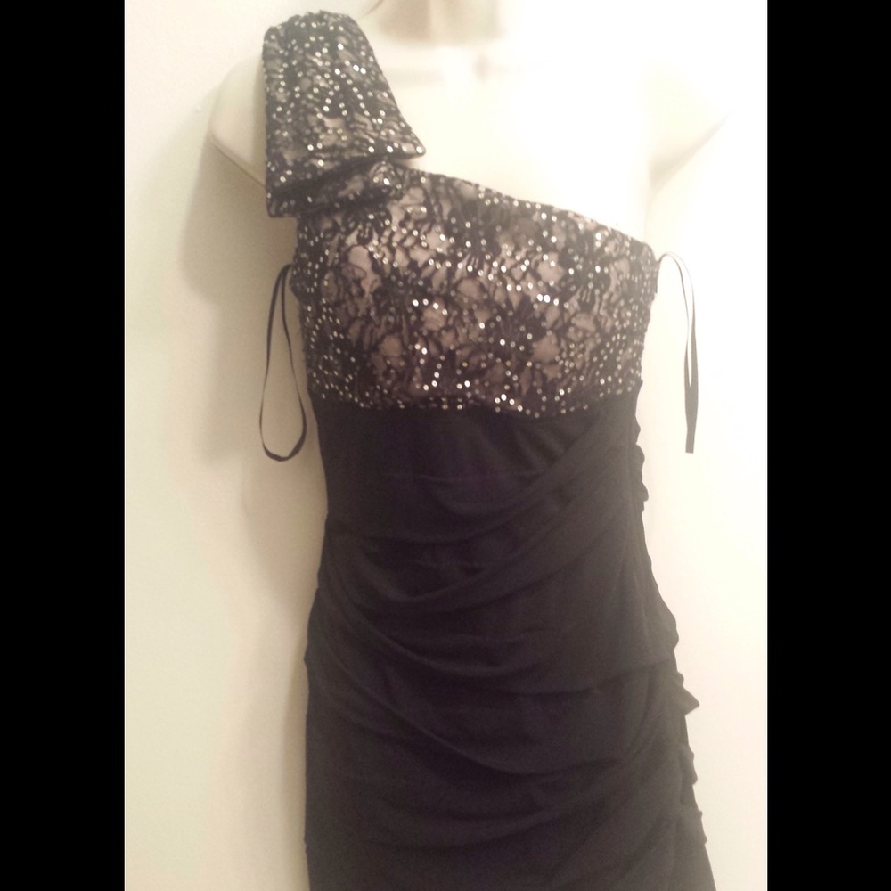 Sexy one shoulder black mini dress with sequins
