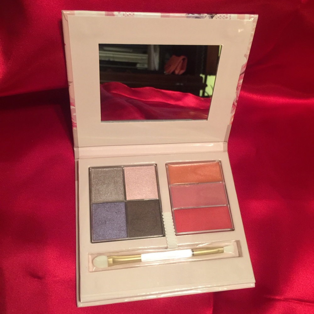 Mary Kay Compact with Eye & Lip Colors