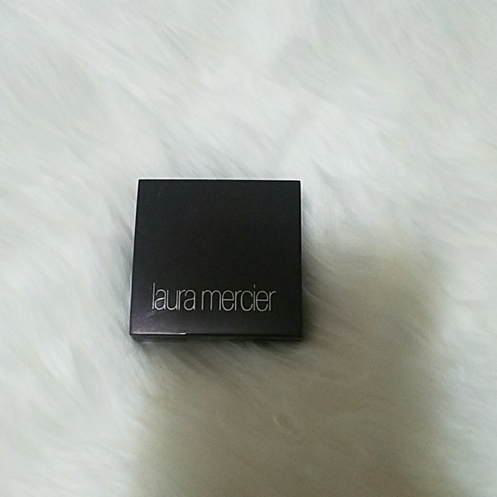 laura mercier