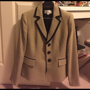 Blazer size 6 new - no tag