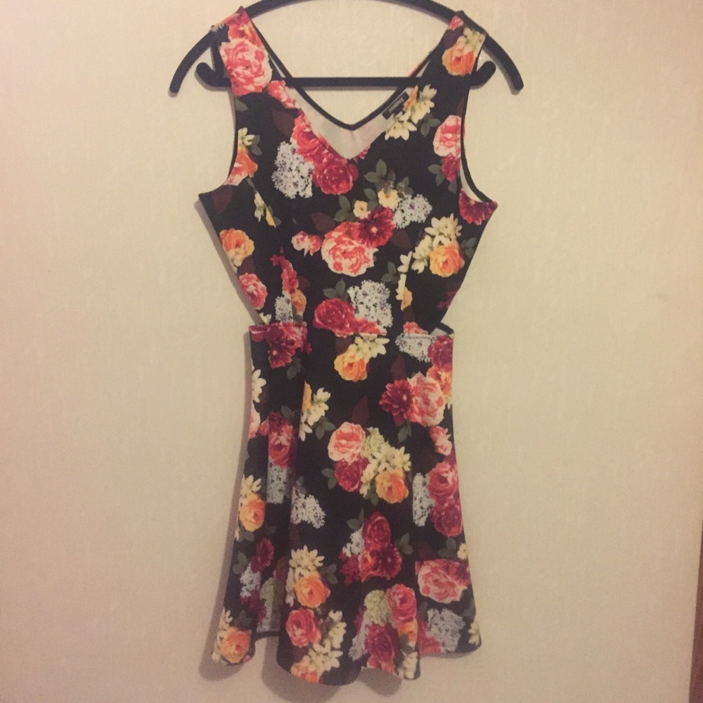 Floral A-Line Cut Out Flair Spring Dress