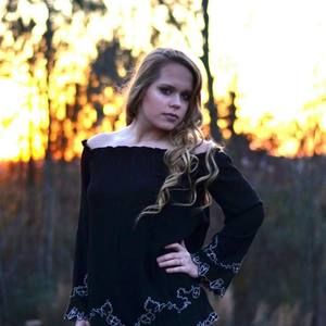 Meet your Posher, Cassandra