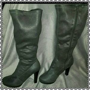 Avenue Soft Grey Boots