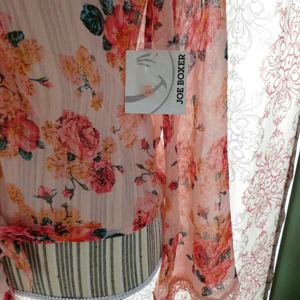 Floral top - Picture 2 of 2