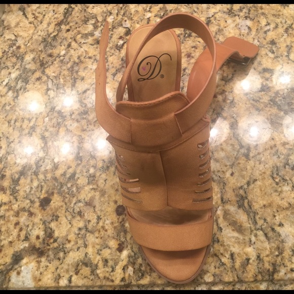 Sandals - Picture 2 of 3