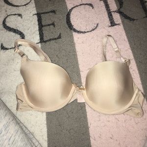32B nude Victoria secret bra