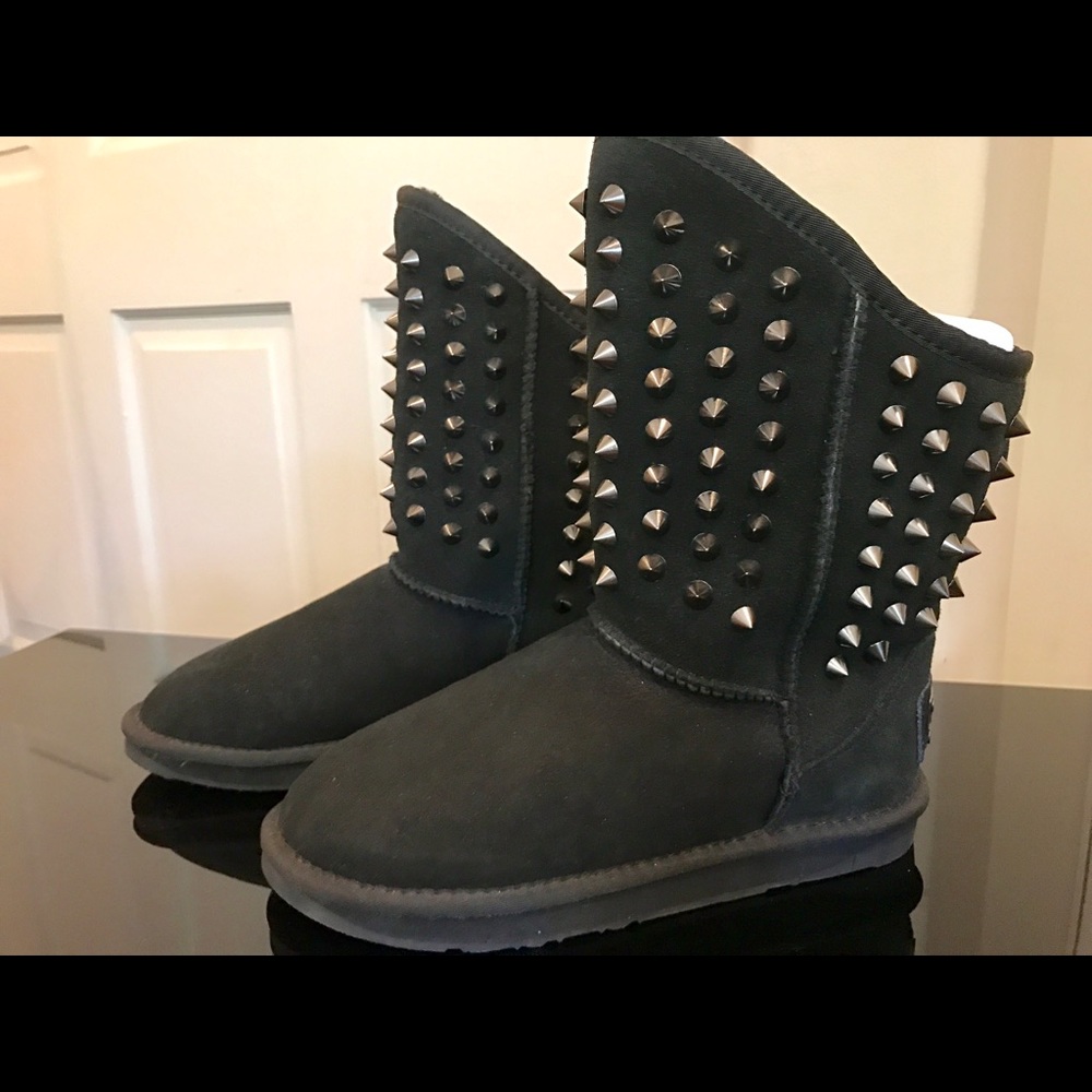 Australia LUXE Collection studs boots