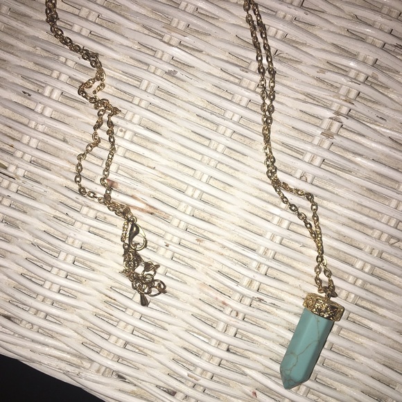 Gold chain blue crystal shape necklace - Picture 1 of 1