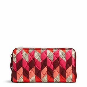 NWT RFID Georgia Wallet in Bohemian Chevron