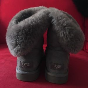 Gray UGG Bailey Boot