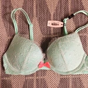 VS Dream angles push-up bra - 32B - NWT