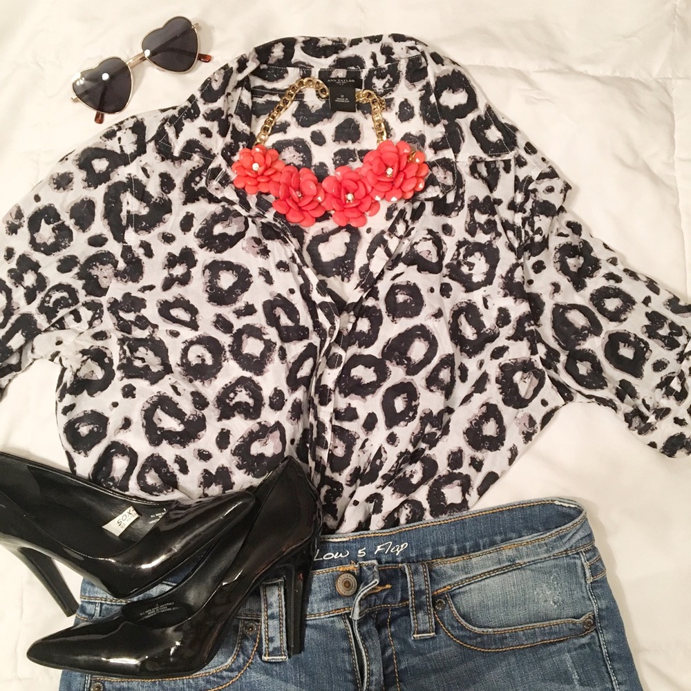 Ann Taylor Black & White Leopard Top