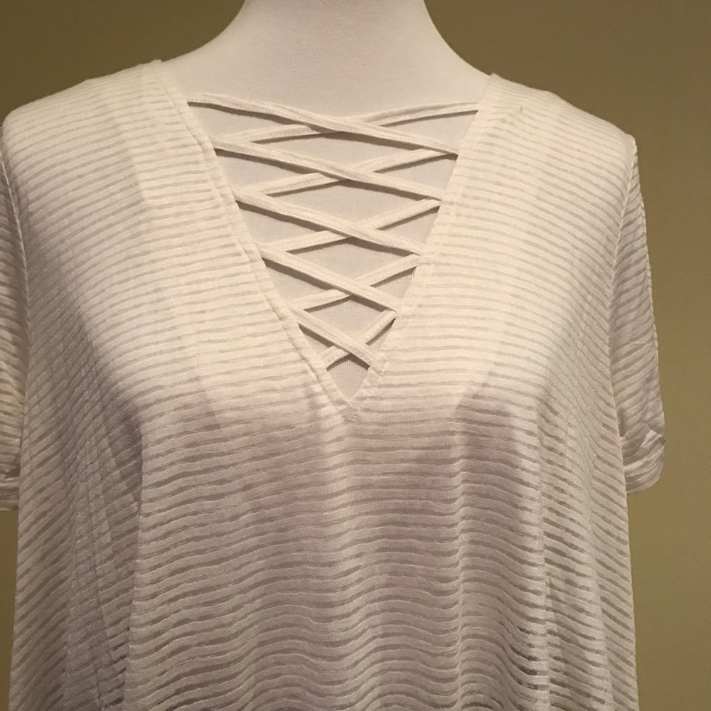 Last Chance before I donate ivory Top - Picture 2 of 6