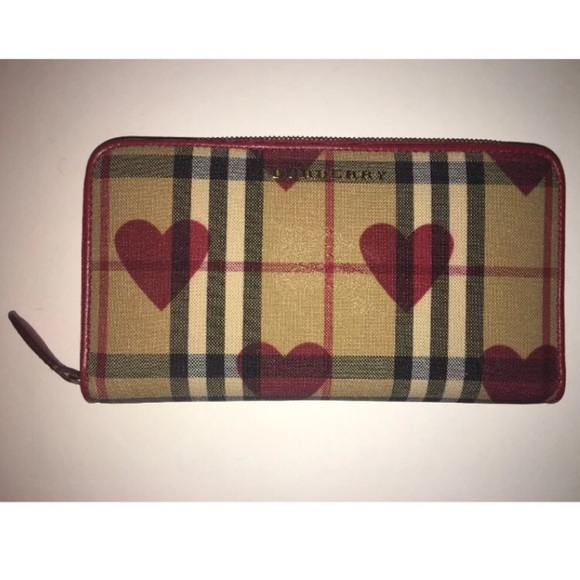 🎉Sold🎉 Burberry Elmore Horseferry Hearts Wallet - Picture 2 of 8