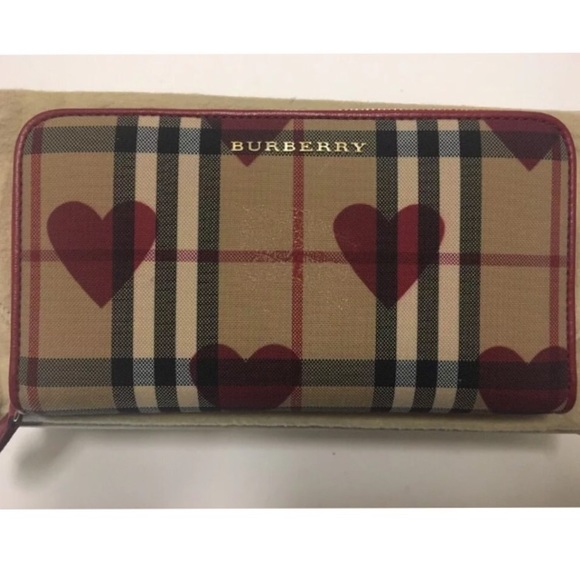 🎉Sold🎉 Burberry Elmore Horseferry Hearts Wallet - Picture 3 of 8