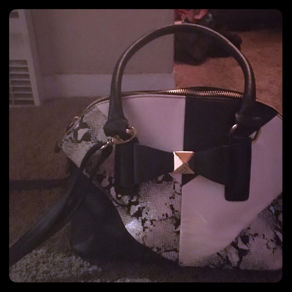 Cute apt 9 bag 💼 great used condition