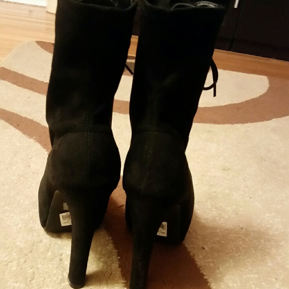 Booties - Picture 3 of 4