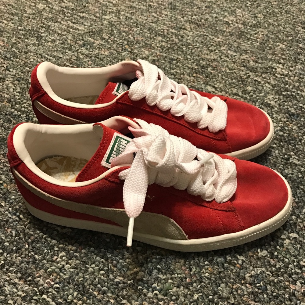 100% authentic. Puma red suede sneakers
