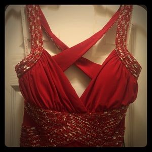 Price ✂️Gorgeous red Niki gown size 14