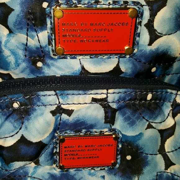 Tote - Picture 2 of 4