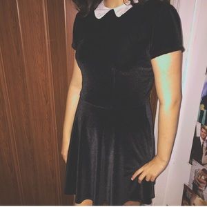 Black velvet Collared dress!