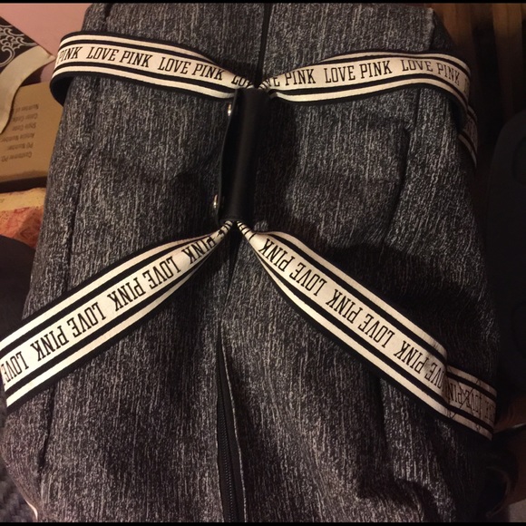 PINK Victoria's Secret Handbags - VICTORIA SECRET LUGGAGE AND CARRY ON !!!!