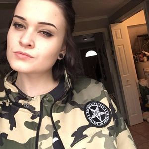 Meet your Posher, Brook