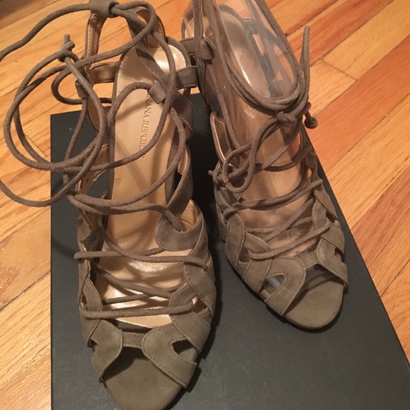 NWT Banana Republic Lace-Up Julie Heel - Picture 3 of 5