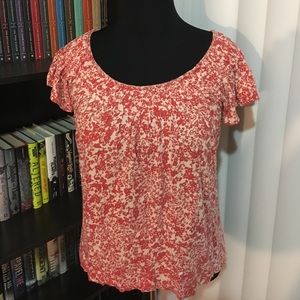Flowered cap-sleeve shirt
