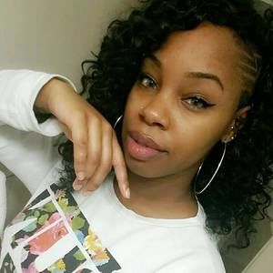 Meet your Posher, Devanaé