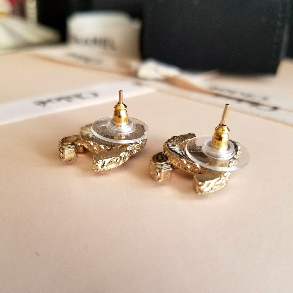 🚫SOLD🚫 ✨Authentic CHANEL CC Baroque Earrings✨ - Picture 4 of 8