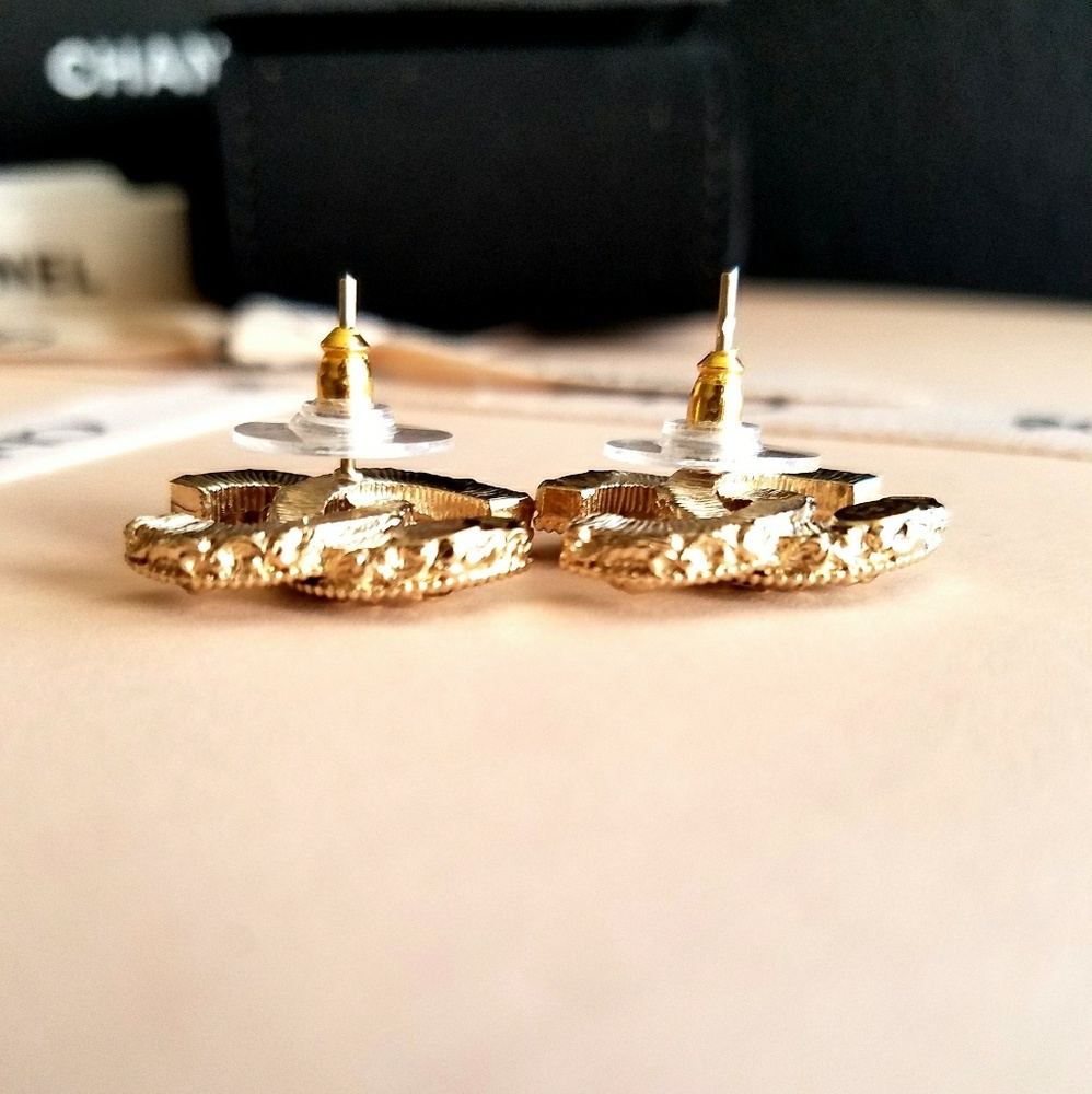🚫SOLD🚫 ✨Authentic CHANEL CC Baroque Earrings✨ - Picture 5 of 8