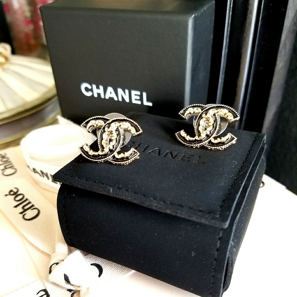 🚫SOLD🚫 ✨Authentic CHANEL CC Baroque Earrings✨ - Picture 6 of 8