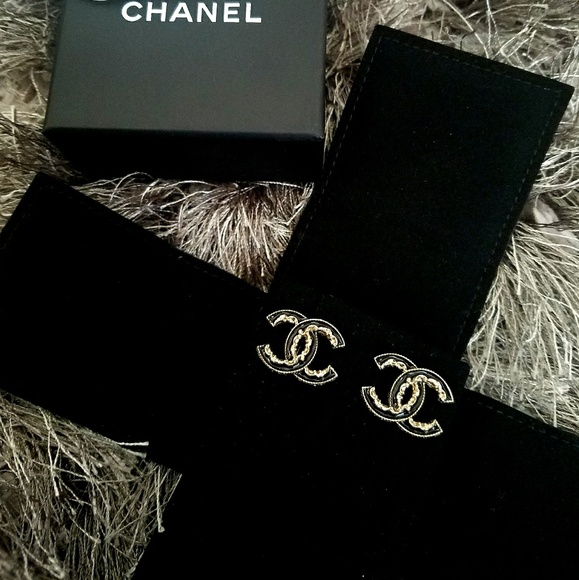 CHANEL Jewelry - 🚫SOLD🚫 ✨Authentic CHANEL CC Baroque Earrings✨