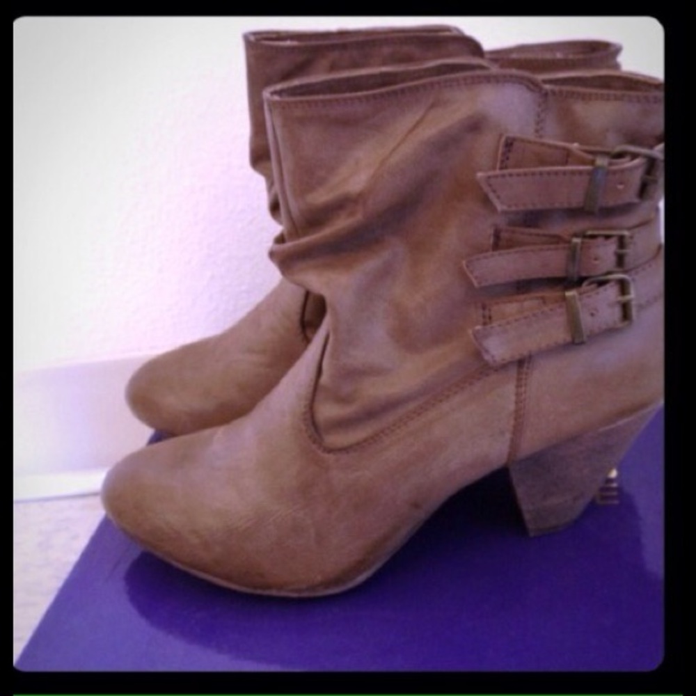 STEVE MADDEN BOOTIES
