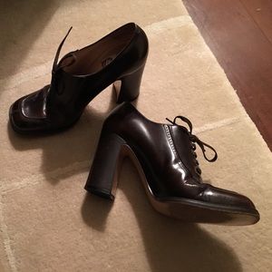 Blay brown laced heeled shoe/boot, size 9