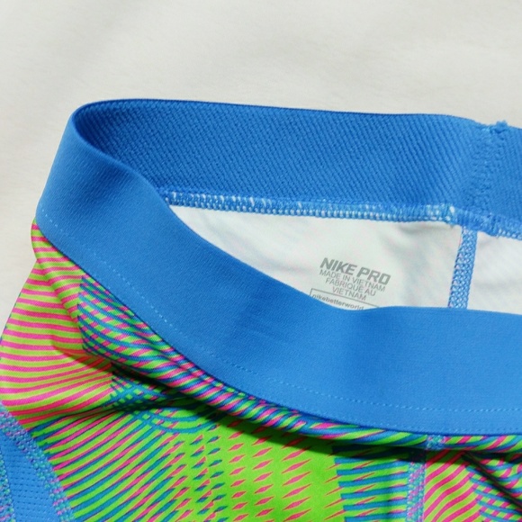 🚫SOLD OUT🚫 $45 NWT Nike Pro Shorts Hyper Cool - Picture 4 of 6